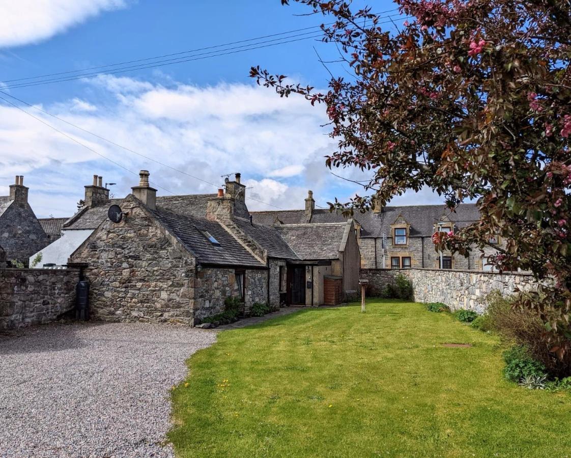 Ailnack Cottage -Cheerful Cottage With Secure Garden And Off Street Parking Sleeps 4 Tomintoul Esterno foto